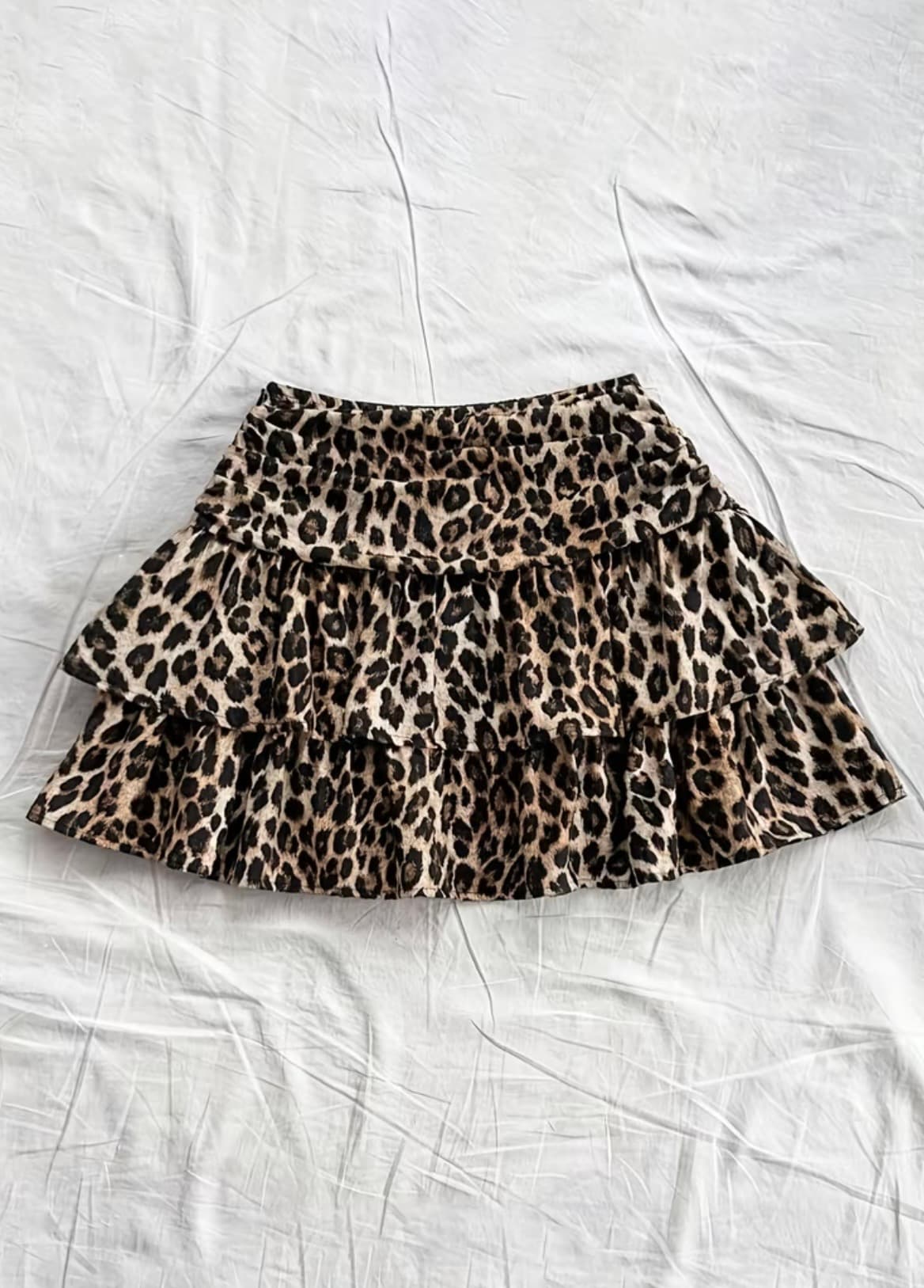 Ženska Mini Suknja sa Leopard Printom – Moderna Suknja sa Volanima